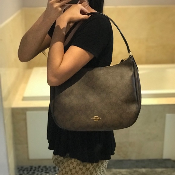 👜‼️SALE‼️🌺 NWOT ZIP SHOULDER BAG 13" - Picture 8 of 8